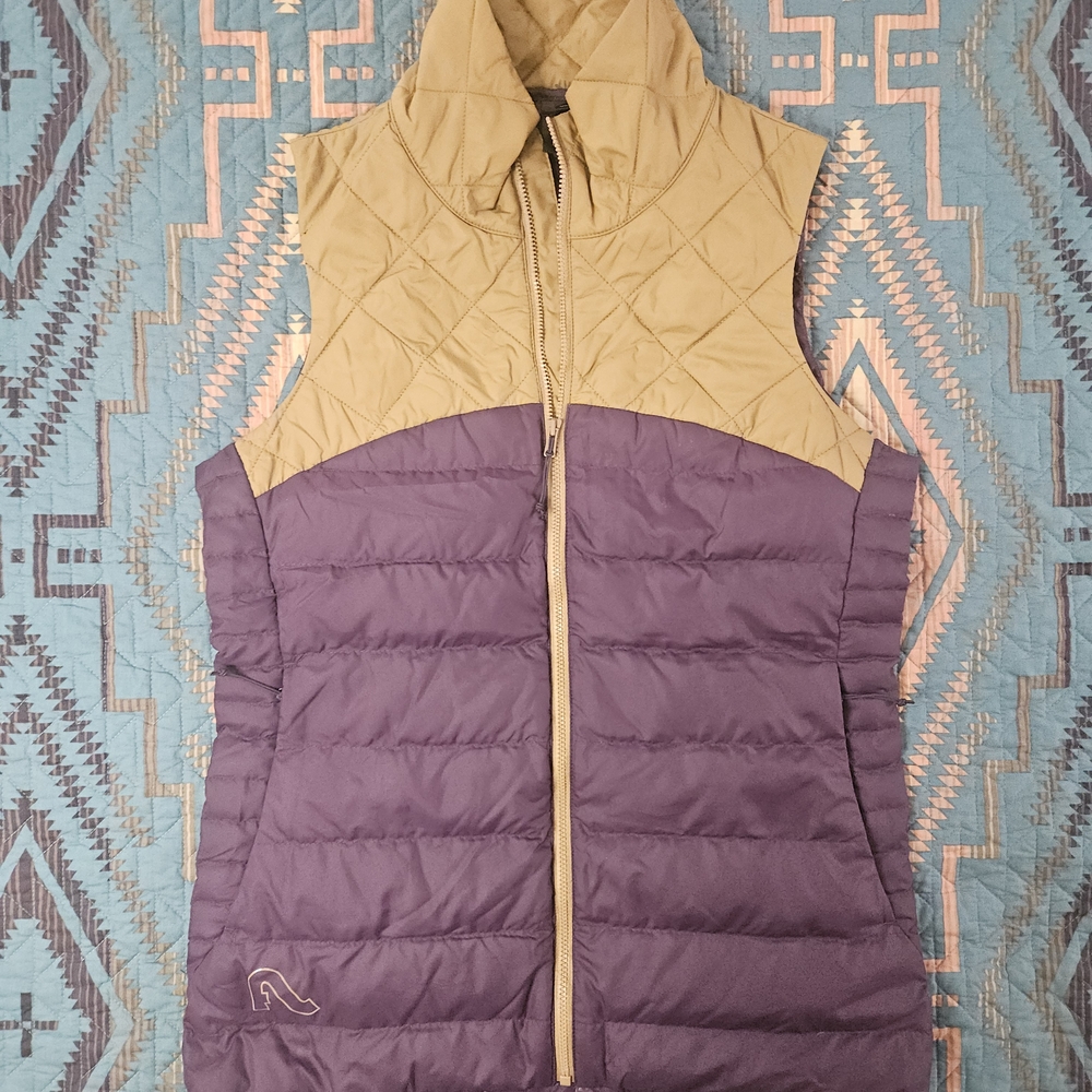 Quilted Goose‎ Down Vest